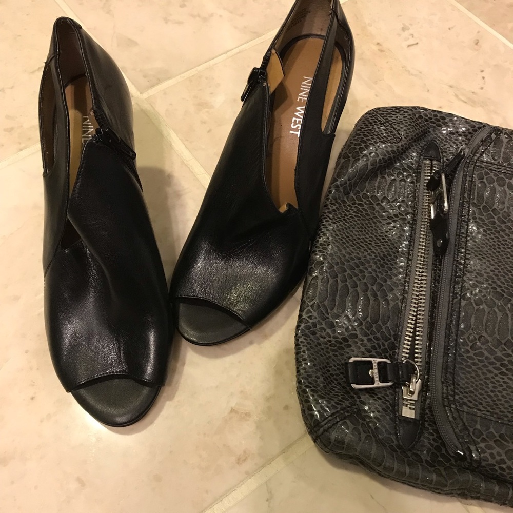 Nine West shoes and wristlet